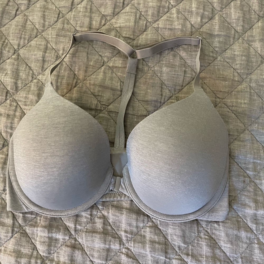 Victorias Secret tshirt bra 32 DD (E)